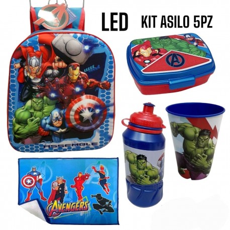 Set Scuola Asilo 5 pz-Avengers Marvel School Pack Completo Zaino 3D con led-Borraccia Bicchiere Portamerenda Tovaglietta