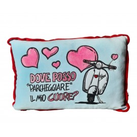 Cuscino Vespa con Cuori Vellutato 35x20cm - Idea Regalo San Valentino: Parcheggia il Tuo Cuore in Stile Retro!"